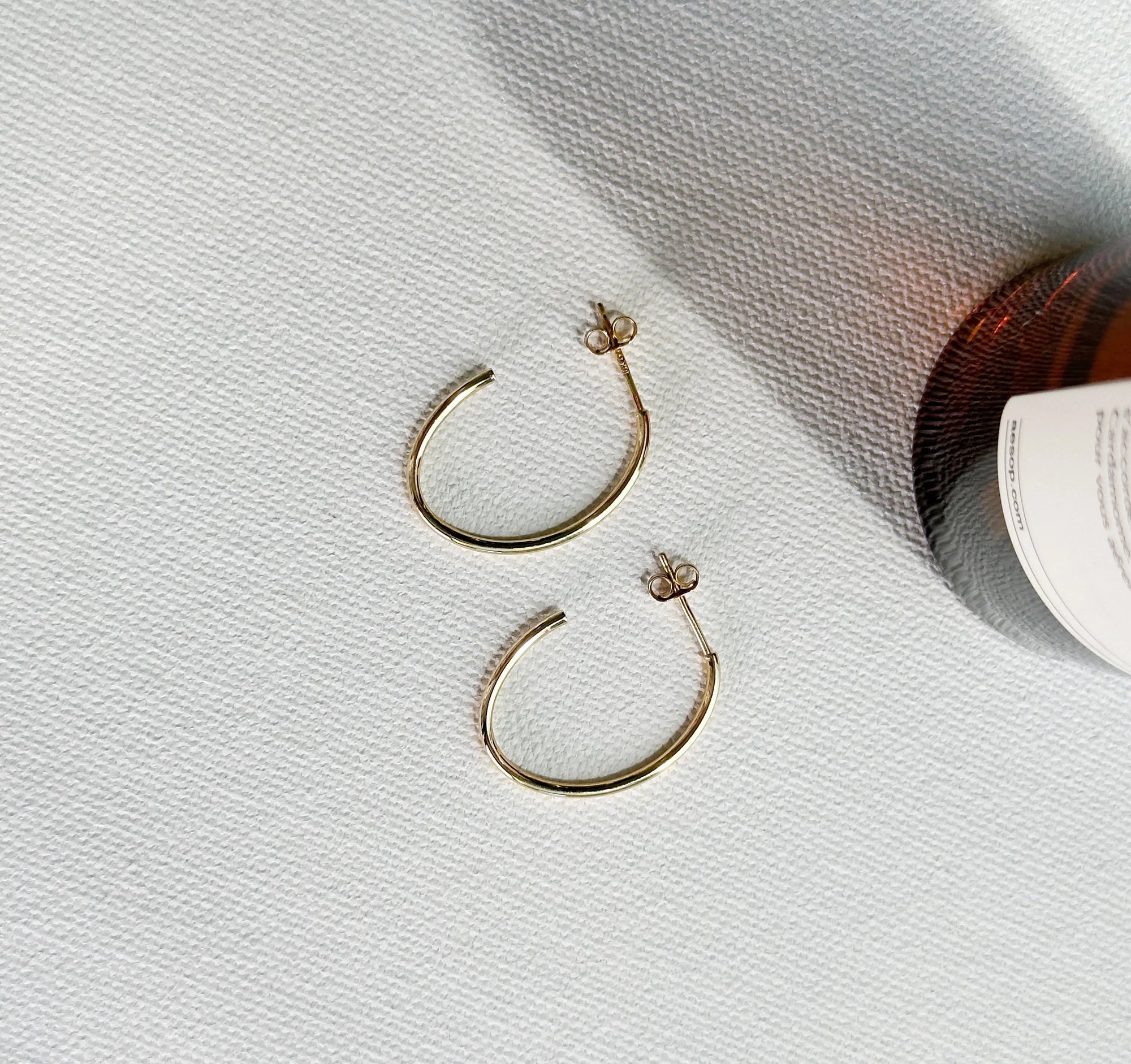 10K Yellow Gold Hoop Earrings | 24mm High, 18.5mm Wide, 1.5mm Thick | Classic Gold Hoops for Everyday Elegance